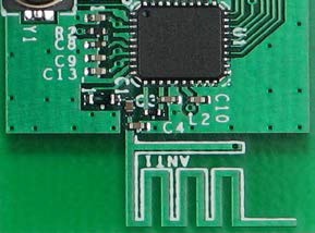 嵌入 PCB 的天线（来源：英飞凌）