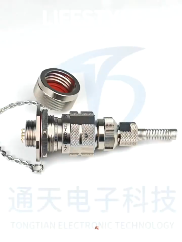 連接器
