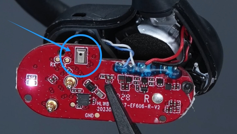 <b class='flag-5'>耳機(jī)</b>拆解實(shí)測(cè)：頂部聲孔+超薄封裝！MP421A硅麥如何通過(guò)Top-ported設(shè)計(jì)優(yōu)化<b class='flag-5'>耳機(jī)</b>內(nèi)部聲學(xué)路徑？