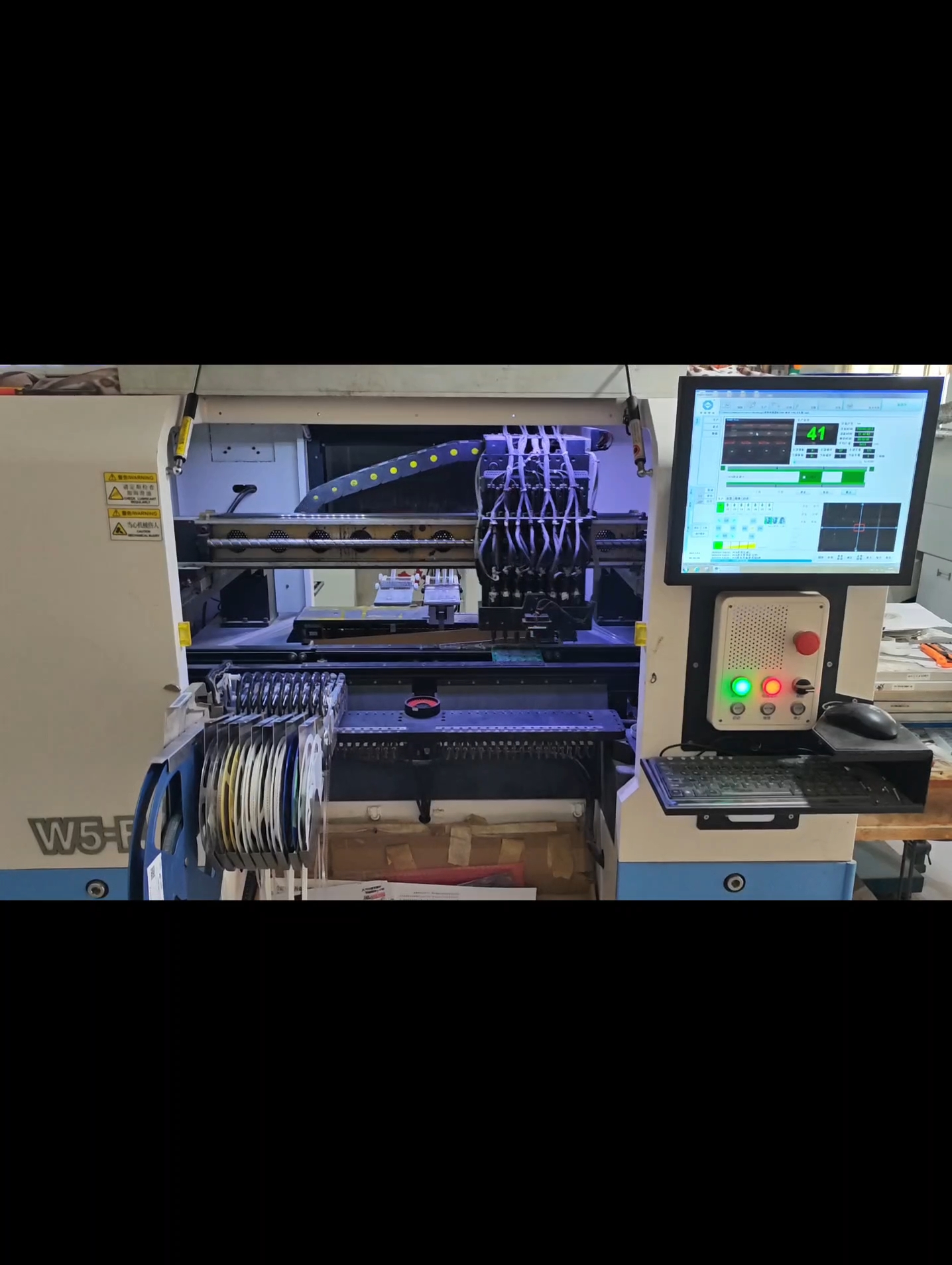 我們這邊做PCBA加工的，打樣、貼片、程序開發(fā)一條龍，有需要可以交流一下。#pcb設(shè)計(jì) #電子制作 #維修 