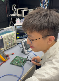 誒？師傅說(shuō)我是焊板子天才！#天才 #天才工程師 #pcb設(shè)計(jì) #電路知識(shí) #電路設(shè)計(jì) 