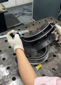 裝載機剎車片激光焊接，客戶現場打樣！#激光焊接機 #機器人激光焊接機 #源頭廠家 #非標定制 #解決方案 