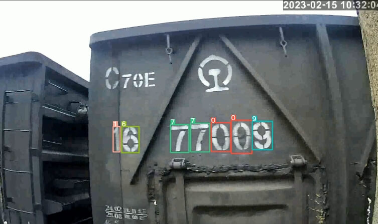 火車(chē)<b class='flag-5'>車(chē)號(hào)</b>圖像識(shí)別系統(tǒng)如何應(yīng)對(duì)不同光照條件下的識(shí)別問(wèn)題?