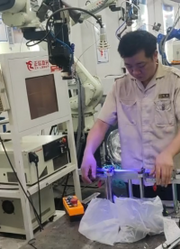 6軸脈沖機(jī)器人激光焊接機(jī)，客戶現(xiàn)場加工生產(chǎn)，可焊接各種薄板！#機(jī)器人激光焊接機(jī) #源頭廠家 #非標(biāo)定制自動化 