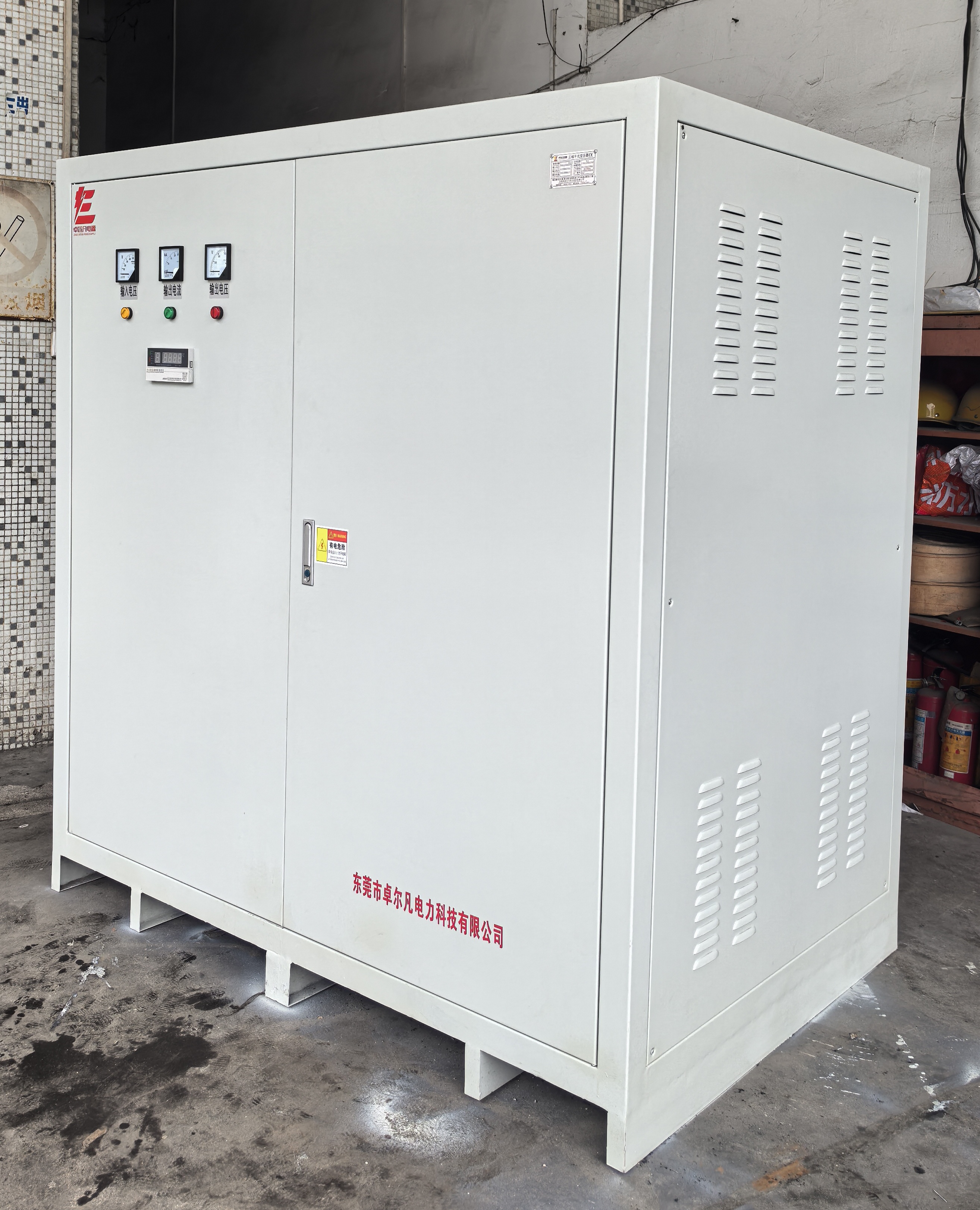洪都拉斯工业电压‘230V转380V’难题怎么破？卓尔凡变压器实现安全稳压与能效提升