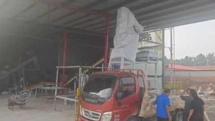 豆粕麩皮自動(dòng)裝車機(jī)替代多個(gè)人工節(jié)省成本提高效率