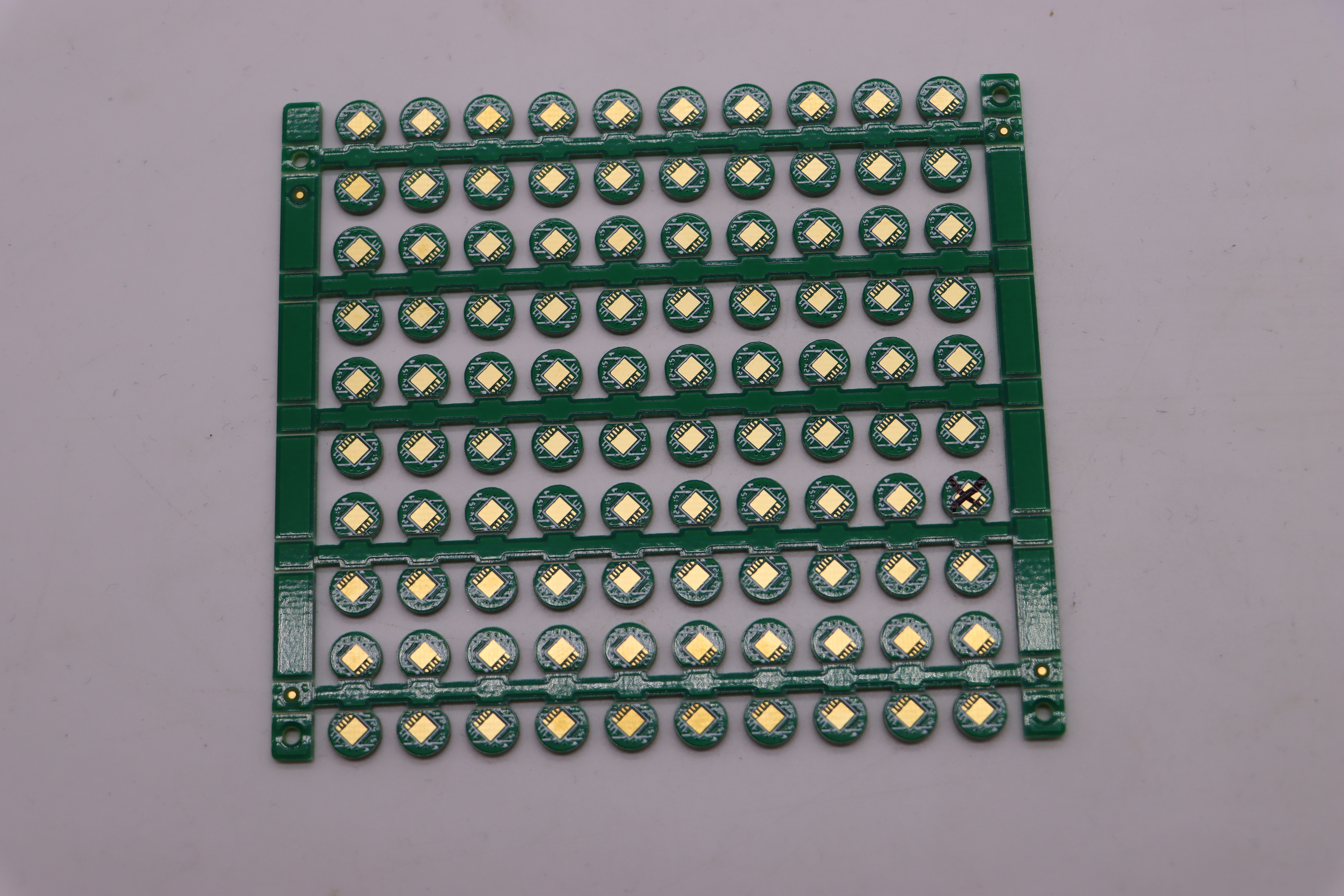 哪些因素會影響PCB電路板的阻抗？
