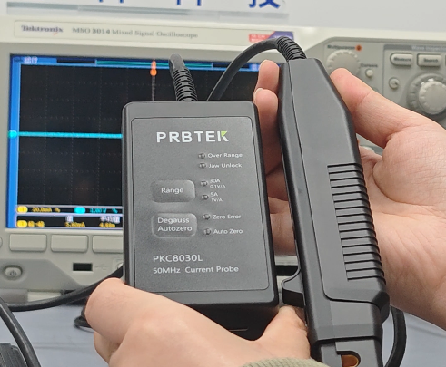 PKC8030L高頻電流探頭在壓電陶瓷驅(qū)動瞬間充電電流測量中的應用