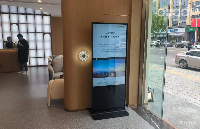 OBOO鷗柏丨立式廣告機機場交通軌道立體式商顯<b class='flag-5'>查詢</b>設(shè)備新前沿