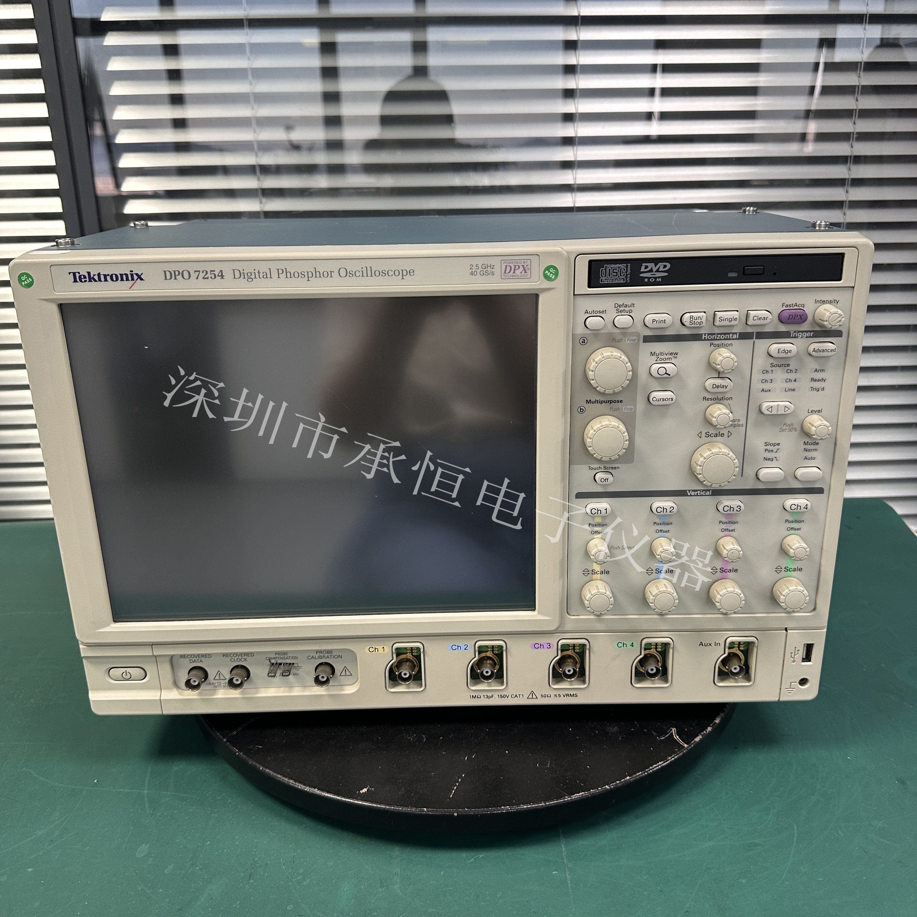 Tektronix <b class='flag-5'>DPO</b>7254 <b class='flag-5'>數(shù)字</b><b class='flag-5'>熒光</b><b class='flag-5'>示波器</b>：高速信號(hào)分析的卓越<b class='flag-5'>平臺(tái)</b>