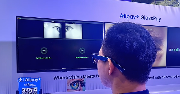 <b class='flag-5'>魅</b><b class='flag-5'>族</b>首發(fā)虹膜支付AI<b class='flag-5'>眼鏡</b>概念機(jī)，支付成AI<b class='flag-5'>眼鏡</b>新增長點(diǎn)