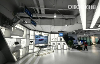 OBOO鷗柏丨75英寸觸摸屏廣告屏科技館<b class='flag-5'>元</b><b class='flag-5'>宇宙</b>信息互動(dòng)展廳系統(tǒng)數(shù)字化