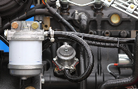 集成配流与惯性平衡：一种具有革新性结构的惯性力平衡式二维燃油泵构型创新与高功率密度实现机制研究