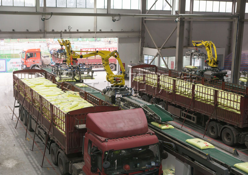 尿素装车机器人全自动装车机装满车后的效果是什么样子呢?请看现场视频# 全自动装车机械手