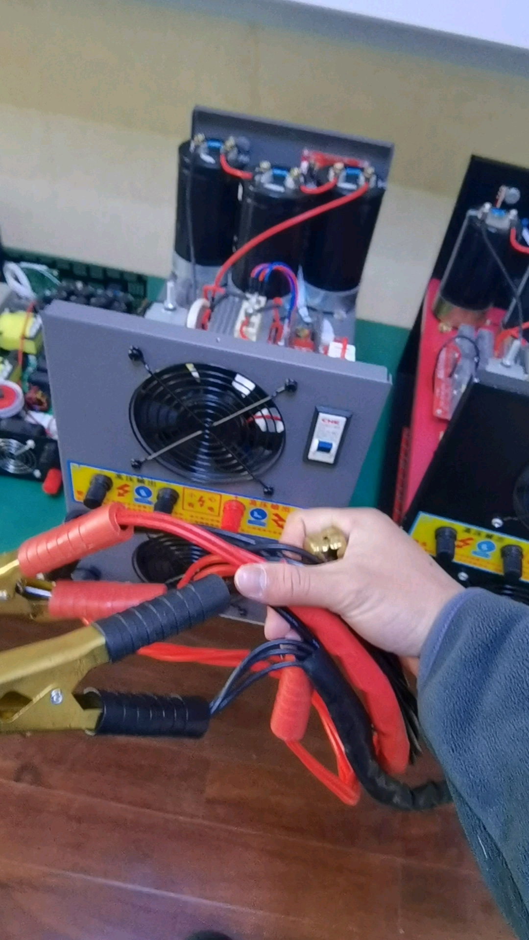 什么样的逆变器可以打鱼,会把鱼吸过来浮鱼效果好