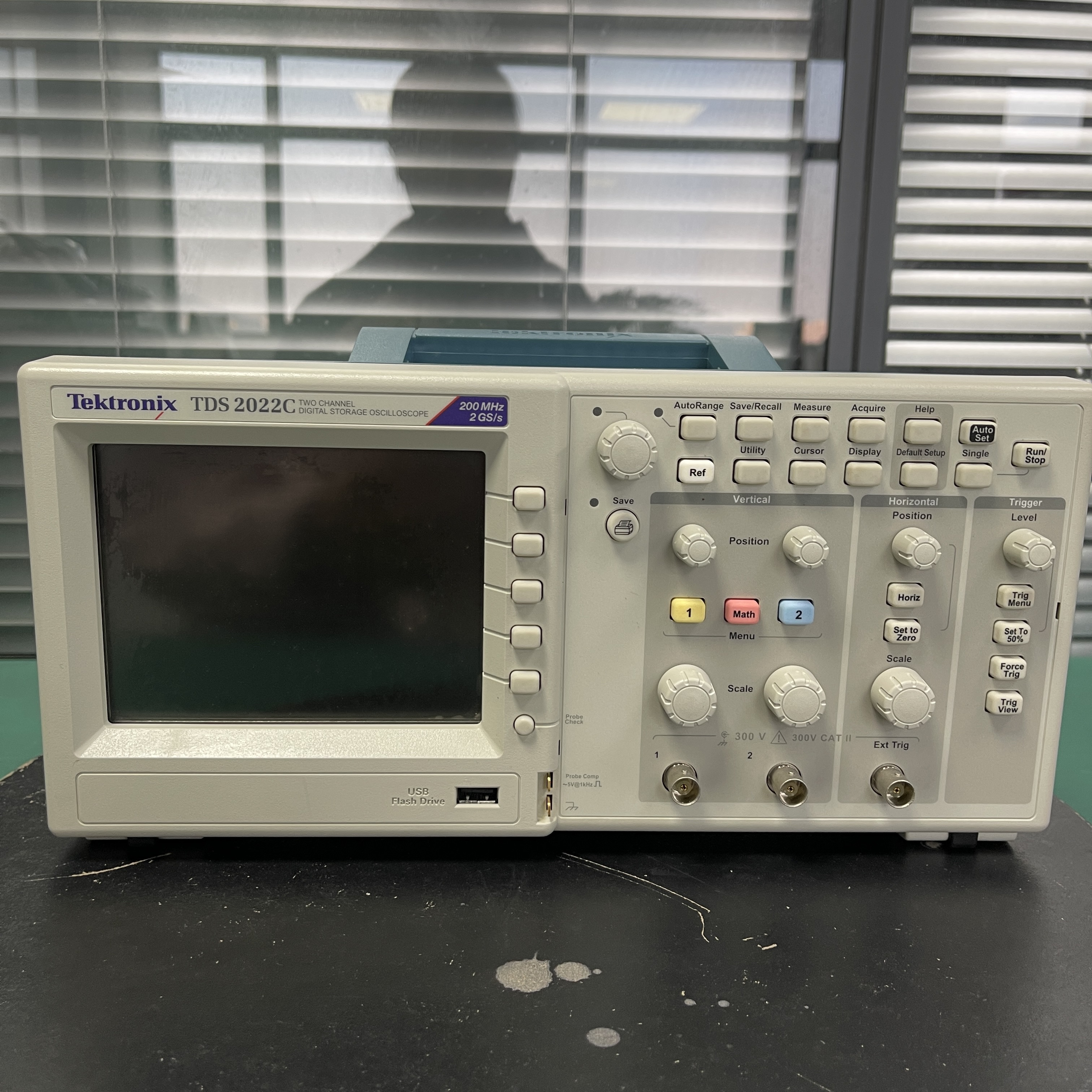 泰克TDS2022C数字存储示波器:基础电子调试的可靠伙伴