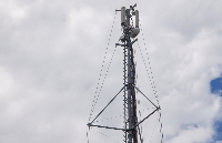 无线倾角传感器在通信杆塔监测中的静默守护