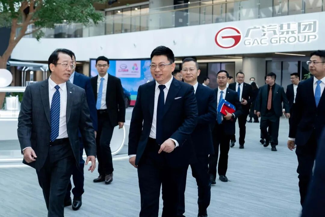 广汽集团与华为终端签约，深化鸿蒙生态与AI技术合作