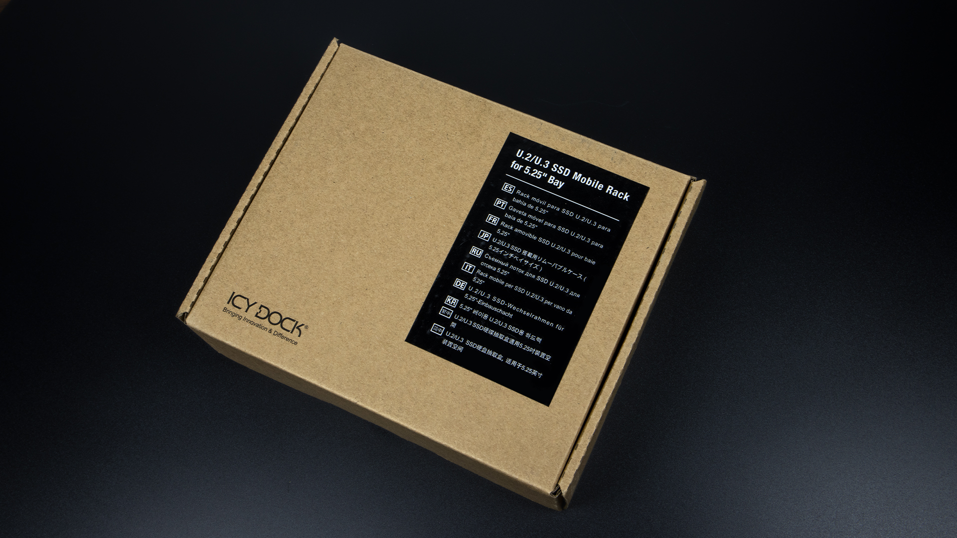 ICY DOCK 新款 MB699V5P-B 开箱体验：支持 PCIe 5.0，一个光驱位就能装四块 U.2/U.3 硬盘！