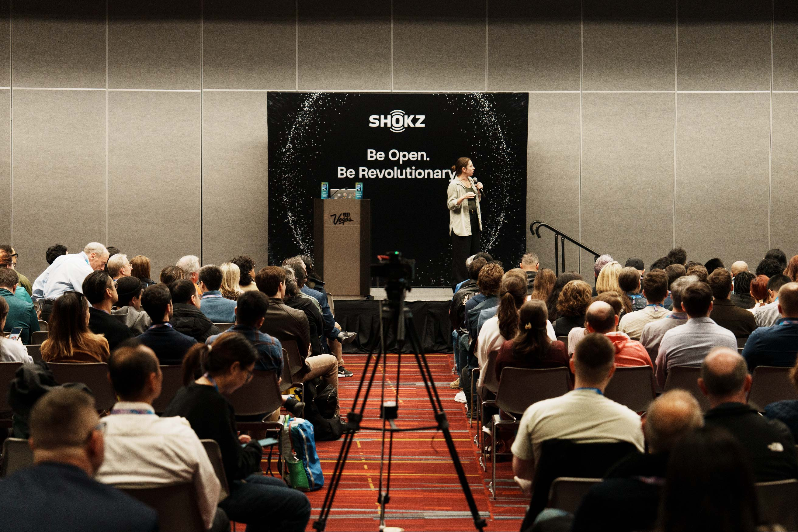 韶音CES 2026新品<b class='flag-5'>發(fā)布</b>：OpenFit Pro推出<b class='flag-5'>開放式</b>濾噪新方案