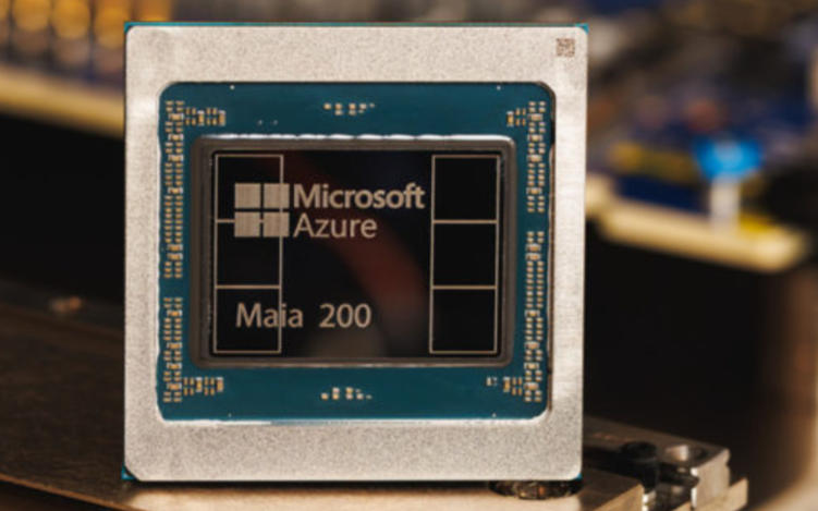 云巨頭算力戰(zhàn)升級！微軟<b class='flag-5'>新一代</b>3nm AI推理芯片性能提升30%，落地數據中心