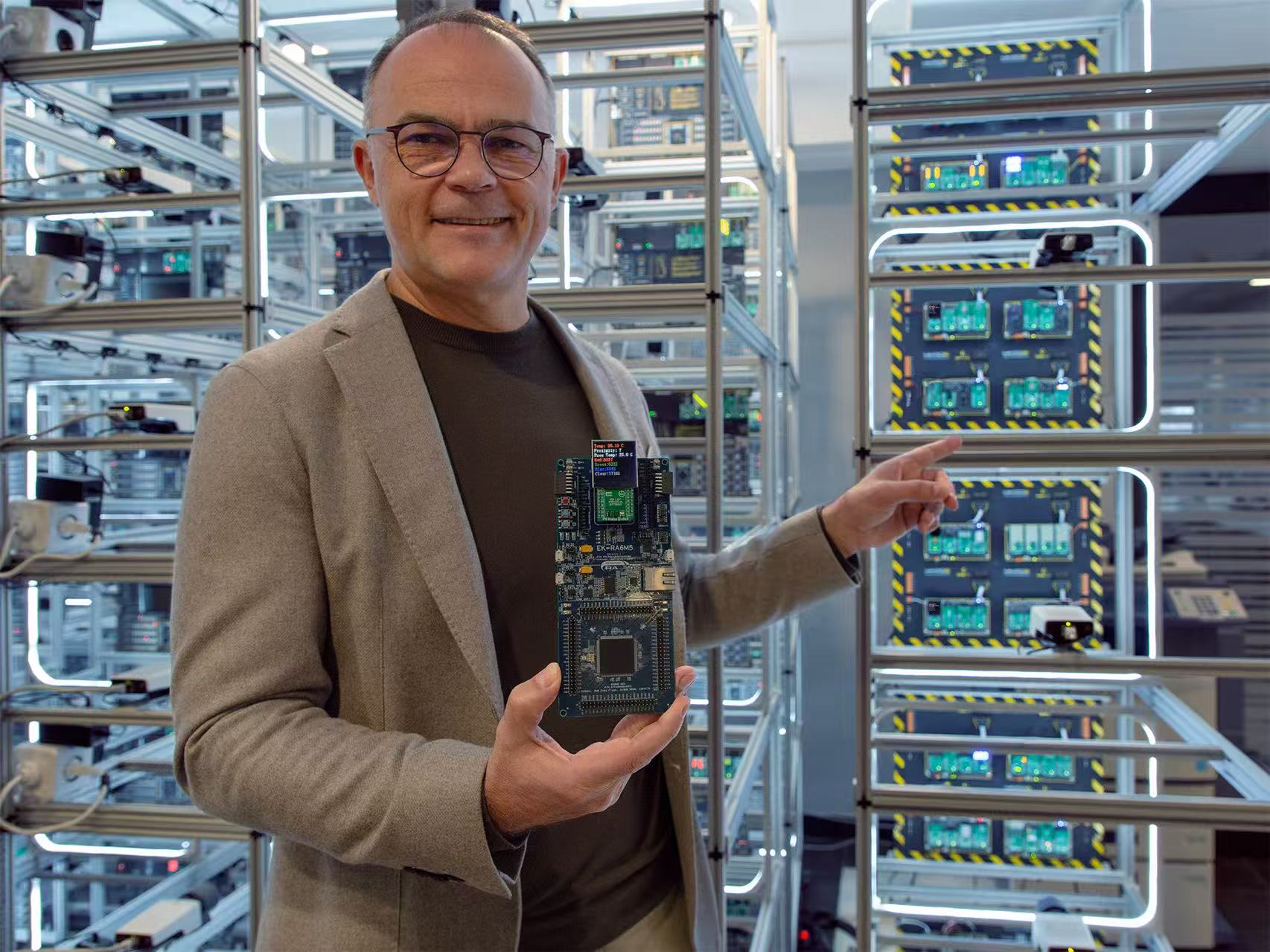 MIKROE與<b class='flag-5'>瑞</b><b class='flag-5'>薩</b>簽署多年<b class='flag-5'>MCU</b><b class='flag-5'>嵌入式開發(fā)</b>工具支持協(xié)議