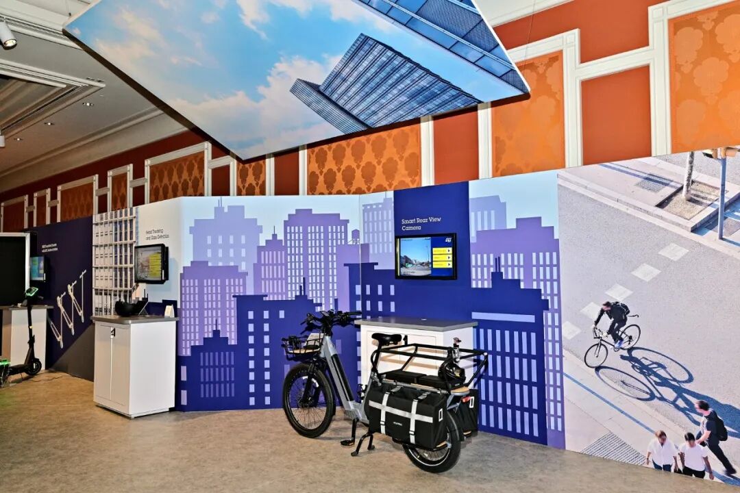 意法半导体在CES上点燃创新引擎，展出帕加尼Utopia跑车和机器人