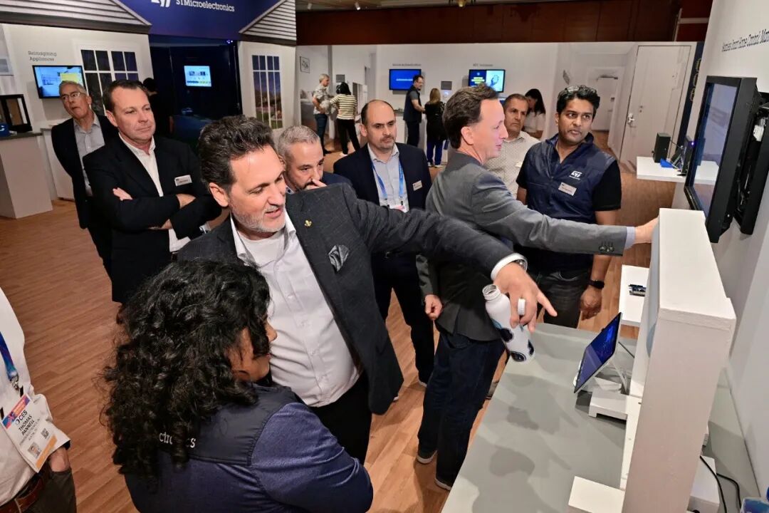 意法半导体在CES上点燃创新引擎，展出帕加尼Utopia跑车和机器人