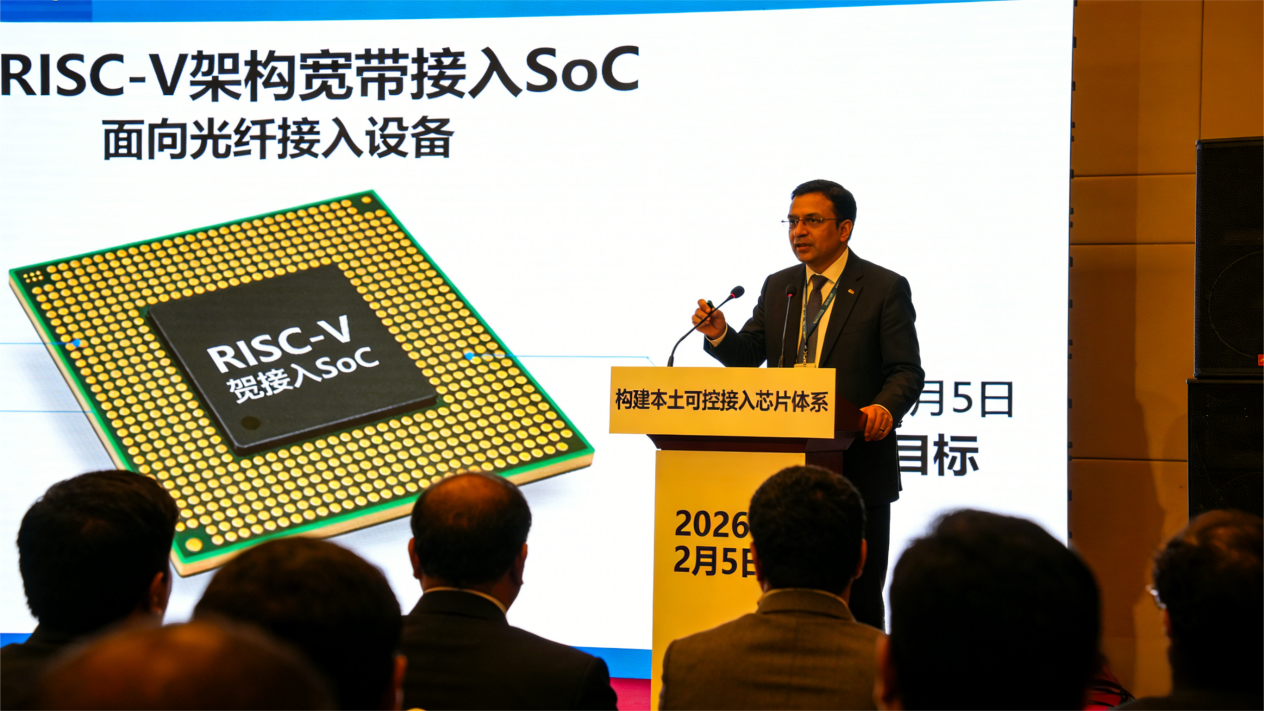 AI 拉爆带宽之后，通信行业的战场，居然换了？