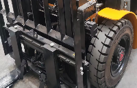 直川科技角度傳感器破解叉車轉(zhuǎn)向痛點，筑牢作業(yè)安全與效率雙防線