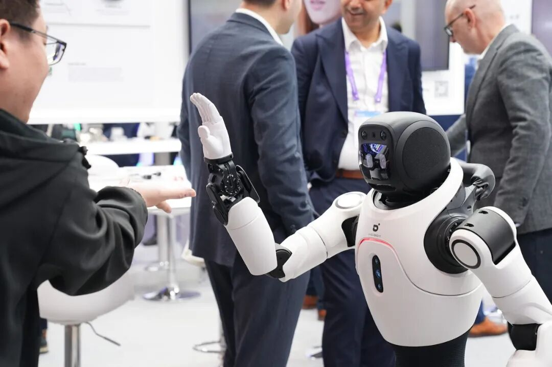 MWC 2026 | 移遠通信以穩(wěn)定高效的連接方案，護航具身智能機器人遠征全球