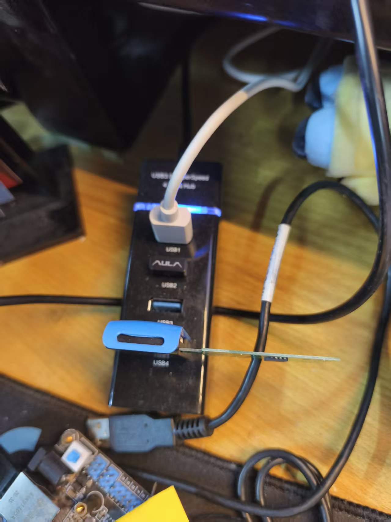 已焊接的SD NAND樣品已插到USB