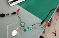 無線充電中間隔著塑料還能充嗎？