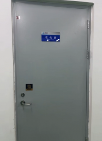 嵌入式老化房是由武汉格特厂家为湖北孝感用户量身定制的步入式大型嵌入式老化测试设备，不是独立的箱体结构，而是和建