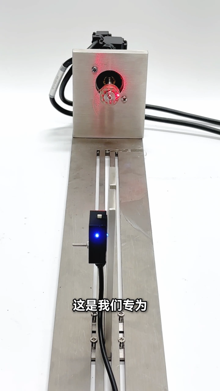 阿童木 LS2 梭芯底线检测器，实时在线监测底线，断线即刻停机预警，源头管控空缝，削减返工损耗，提升良品率