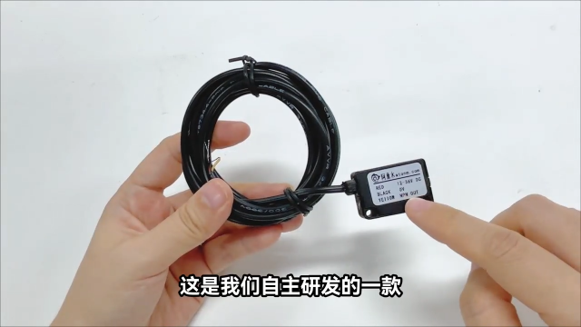 困扰缝纫厂多年的底线漏检问题，被这款传感器解决了# 底线检测
# 花样机# 缝纫# 纺织