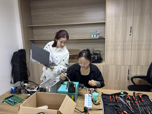 凡亿电路<b class='flag-5'>方案</b><b class='flag-5'>开发</b>覆盖领域：<b class='flag-5'>医疗</b>/汽车/工控/物联网全解析