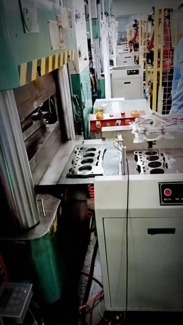 汽车缸垫冲压产线如何防止叠料入模？#双张检测器 #汽车零部件 
