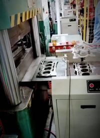 汽车缸垫冲压产线如何防止叠料入模？#双张检测器 #汽车零部件 