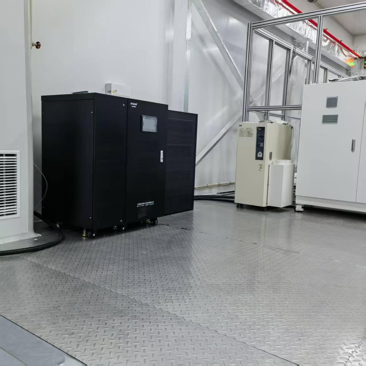 UPS供电