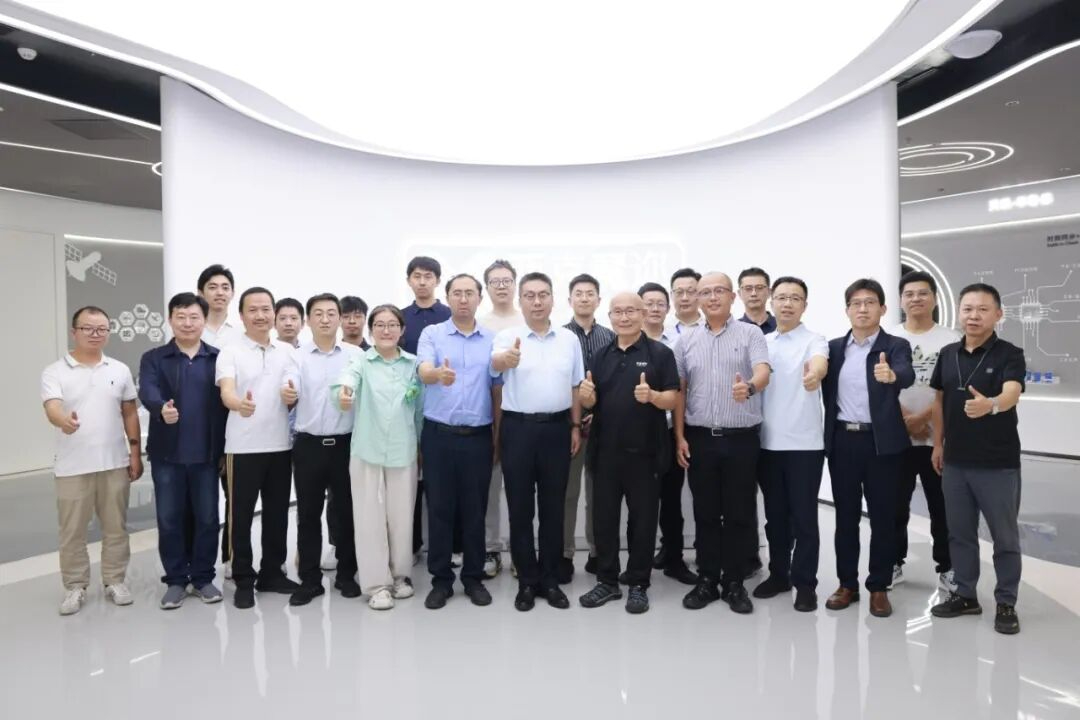 智汇首钢，同频共链｜时间同步技术如何为具身智能与工业自动化注入“精准心跳”